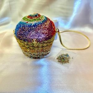 This bedazzled small cupcake purse is ready for you🫶🏼